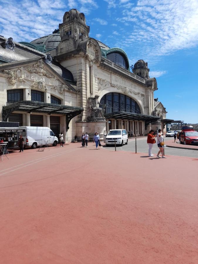 Maison En Ville Avec Terrasse Ensoleillee Et Wi-Fi Magnac-Laval Exteriör bild