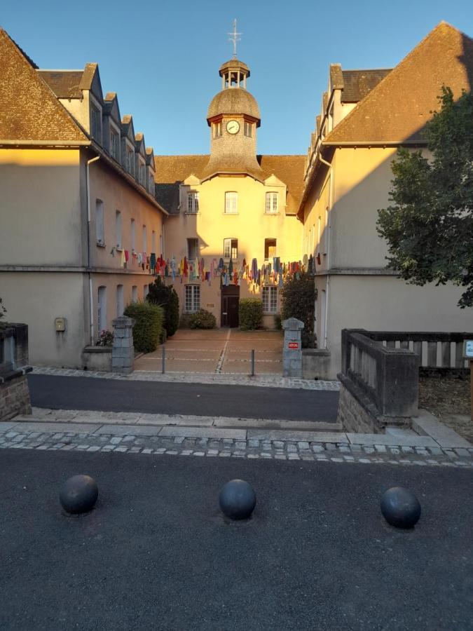 Maison En Ville Avec Terrasse Ensoleillee Et Wi-Fi Magnac-Laval Exteriör bild