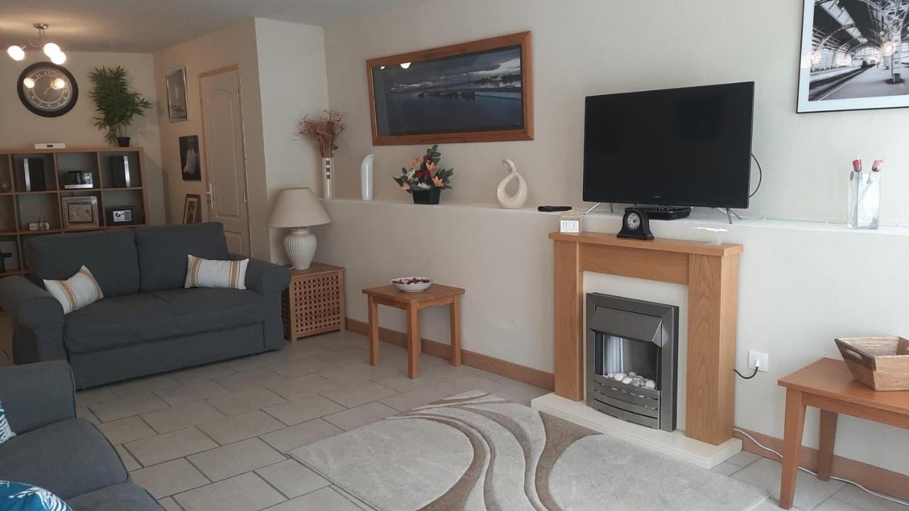 Maison En Ville Avec Terrasse Ensoleillee Et Wi-Fi Magnac-Laval Exteriör bild