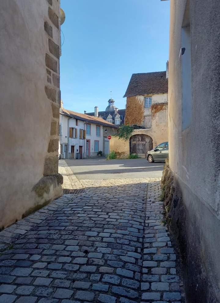 Maison En Ville Avec Terrasse Ensoleillee Et Wi-Fi Magnac-Laval Exteriör bild