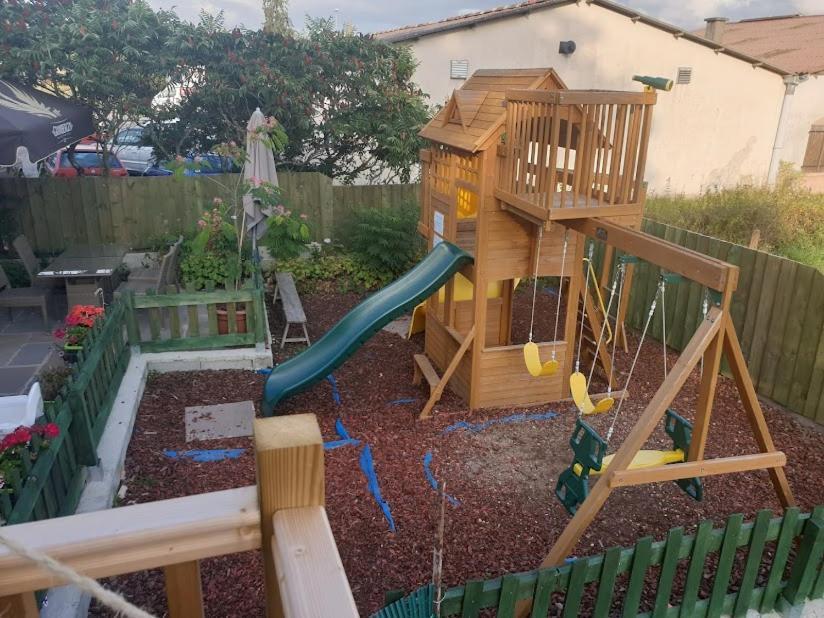 Maison En Ville Avec Terrasse Ensoleillee Et Wi-Fi Magnac-Laval Exteriör bild